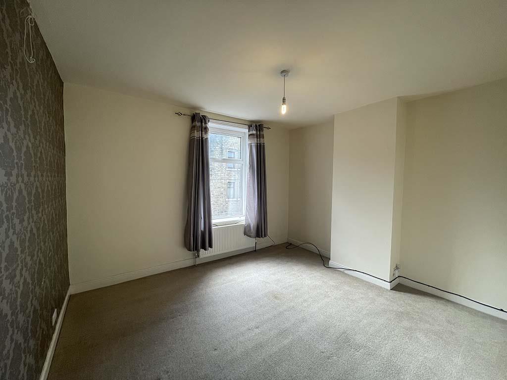 2 bedroom end terrace house SSTC in Barnoldswick - IMG_6076.jpg